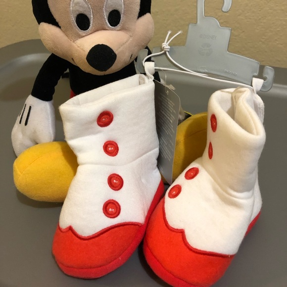 NWT Mary Poppins Disney Baby Slipper/booties - Picture 1 of 3